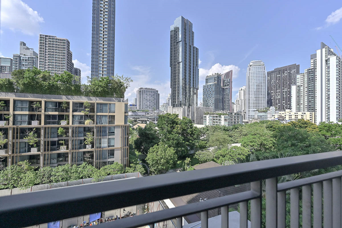 RHYTHM Sukhumvit 36-38 BTS THONG LO 1 Bed 1 Bath