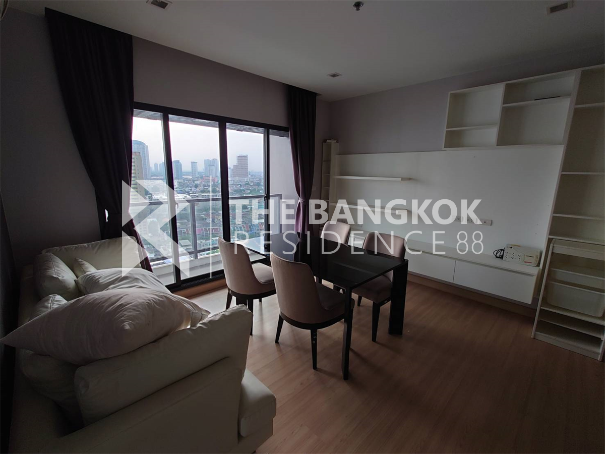 Urbano Absolute Sathon-Taksin BTS KRUNG THON BURI 2 Bed 2 Bath