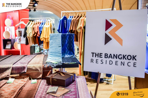 The Bangkok Residence  ร่วมกับ  Khwan Silk Craft  จัดของขวัญสุดพิเศษมอบให้ลูกค้า